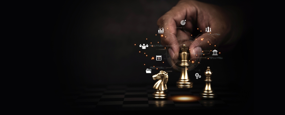 Hand,choose,king,chess,fight,concept,of,challenge,or,team